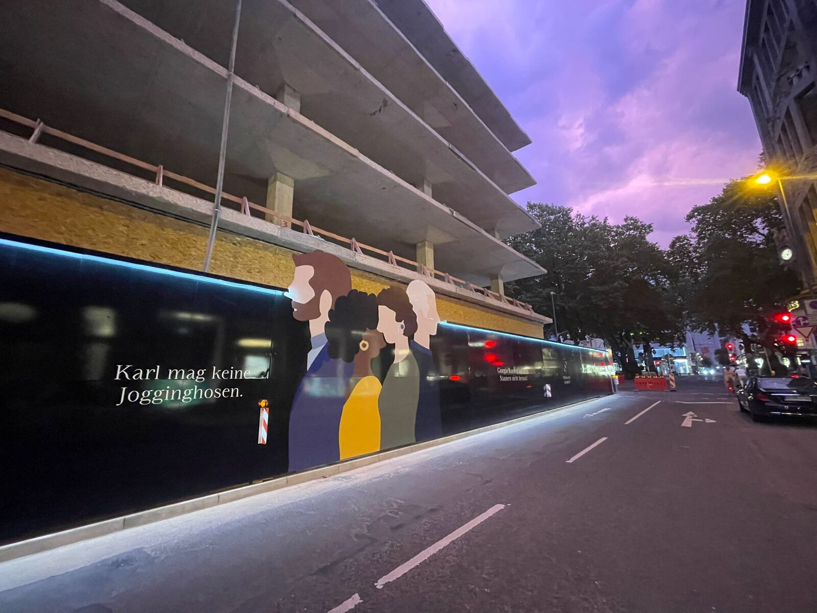 Bauschild 6×3 m für innerstädtisches Bauprojekt in Düsseldorf