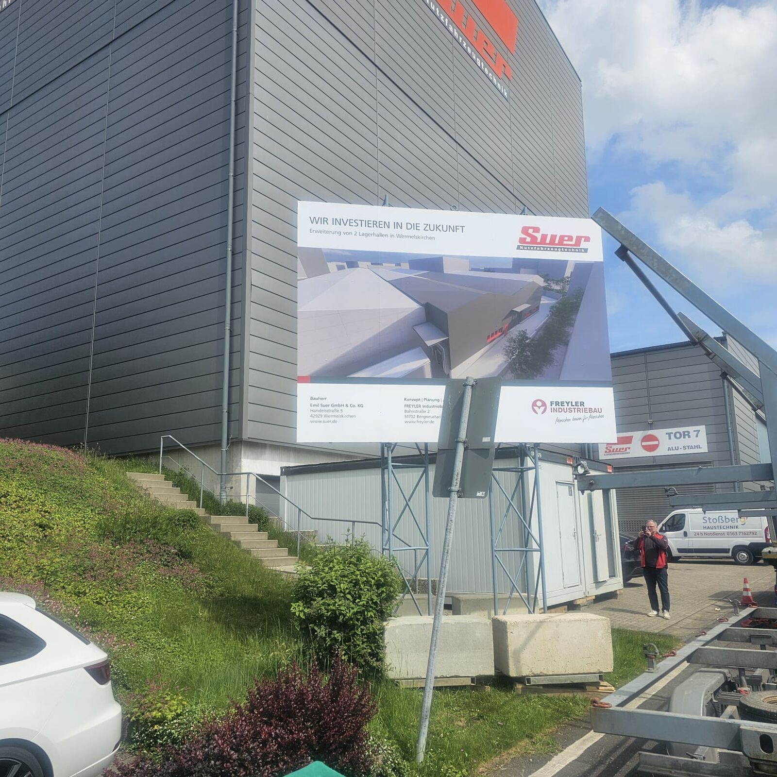Bauschild 4×3 m für Erweiterung von Lagerhallen in Wermelskirchen