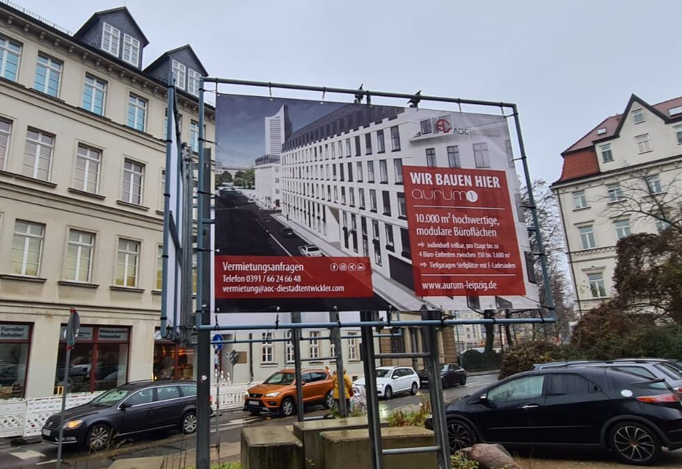 Bauschild mieten oder kaufen? Der Vergleich