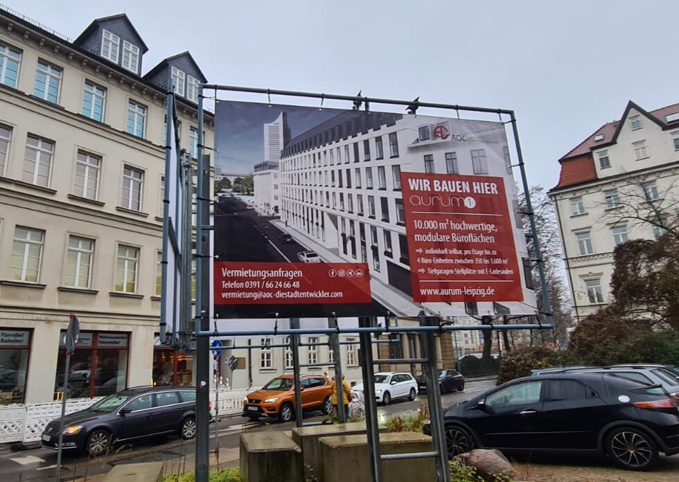 Bauschild mieten oder kaufen? Der Vergleich